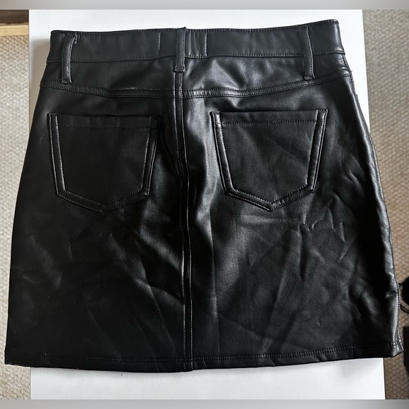 Black Abercrombie Kids Faux Leather Skirt - Picture 2 of 7